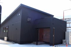 「NEW」街中にたつロフト付きZEH平屋